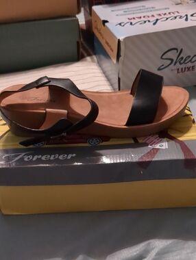 Forever 21 Women's Black Strappy Casual Sandals